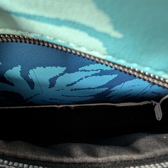 Loungefly Disney Lilo & Stitch Blue Tropical Leaves Mini Backpack - Picture 6 of 10